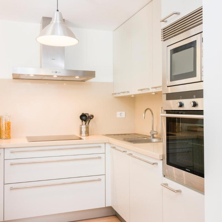 HomeForGuest Design Attic Apartment FREE Parking - Apartamento Deluxe - 14