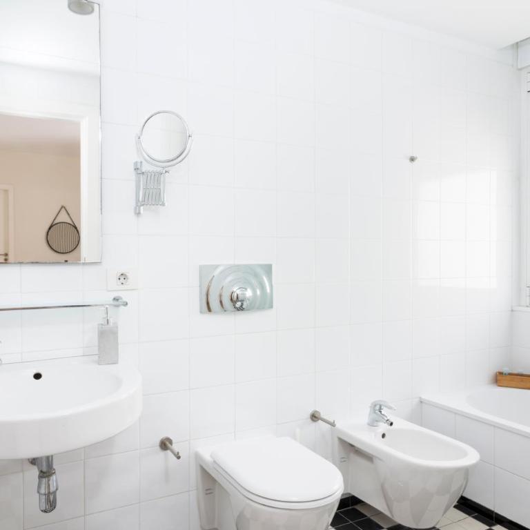 HomeForGuest Design Attic Apartment FREE Parking - Apartamento Deluxe - 26
