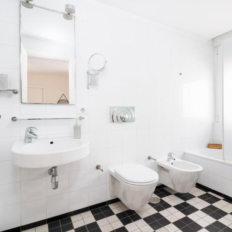 HomeForGuest Design Attic Apartment FREE Parking - Apartamento Deluxe - 25