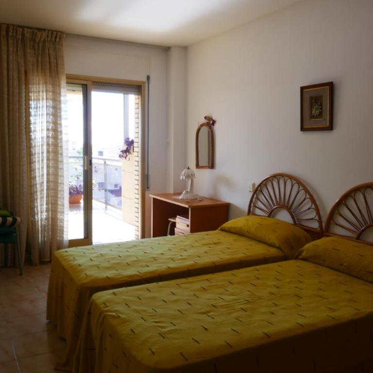 50 m de la plage! Proche du centre ville! Piscine! Vue sur mer et montagnes! Wifi! 2 vélos à disposition! - Two-Bedroom Apartment - 23