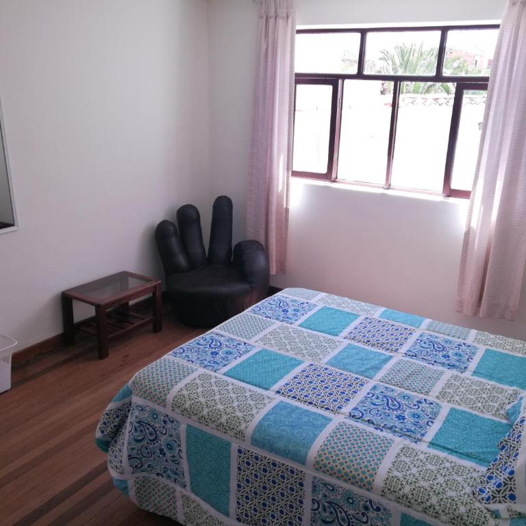 Charlies Place - Double Room with Shared Bathroom - 11