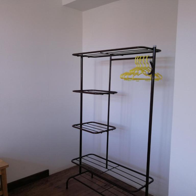 Charlies Place - Double Room with Shared Bathroom - 14