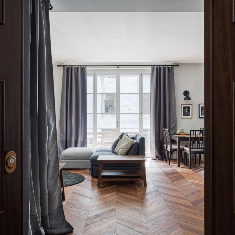 Hostmate -Milano - Via Freguglia - Guastalla - Appartamento con 2 Camere da Letto - 3