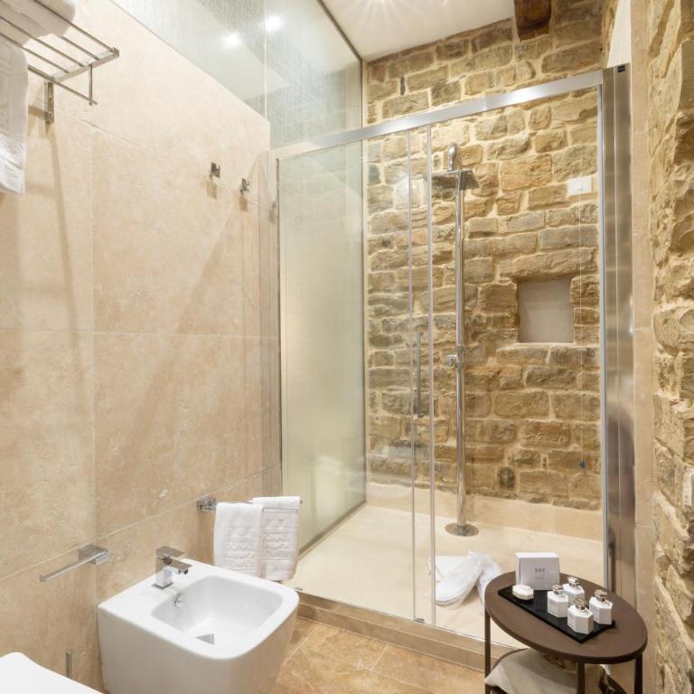 Donati Luxury Tower Suites - Gemma Donati - Deluxe King Studio - 3