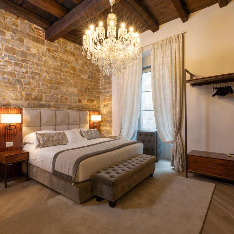 Donati Luxury Tower Suites - Donatello - Suite with Partial Duomo View - 1