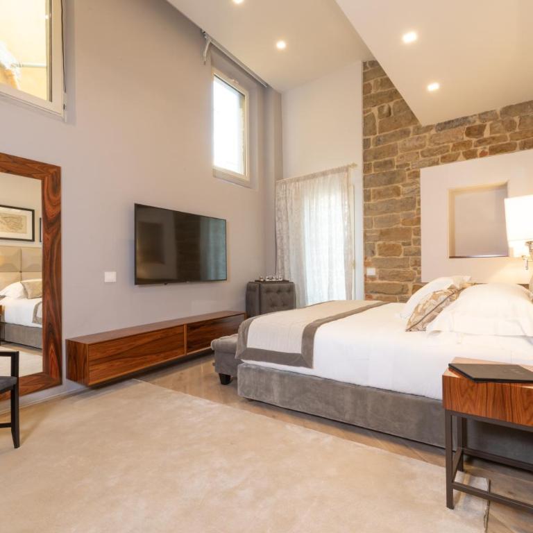 Donati Luxury Tower Suites - Michelangelo - Suite with Private Jacuzzi® with partial Duomo View - 4