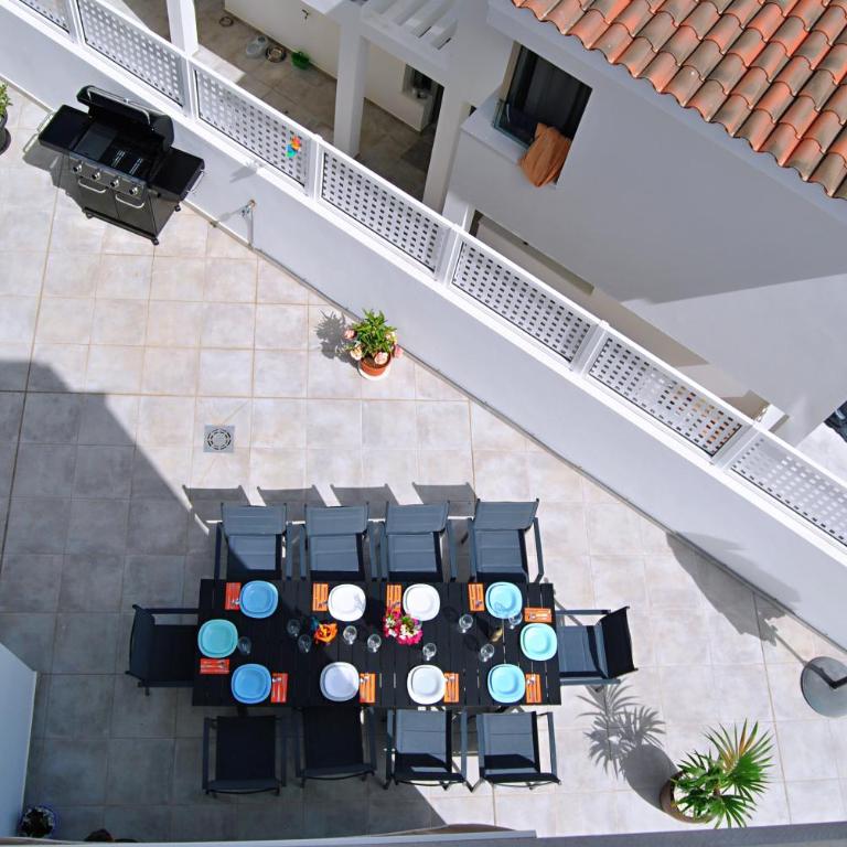 Big Villa Tauro with Private Heated Saltwater Pool & Jacuzzi & BBQ & Game Room & Arcade Games - Villa - 6