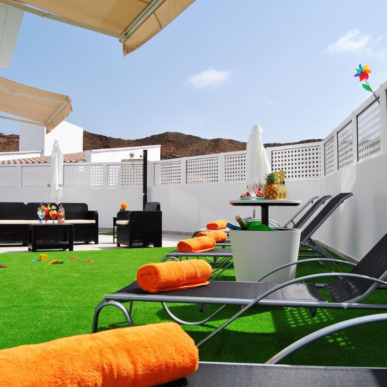 Big Villa Tauro with Private Heated Saltwater Pool & Jacuzzi & BBQ & Game Room & Arcade Games - Villa - 15