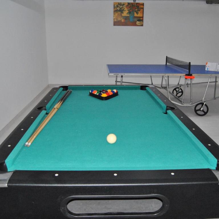 Big Villa Tauro with Private Heated Saltwater Pool & Jacuzzi & BBQ & Game Room & Arcade Games - Villa - 92