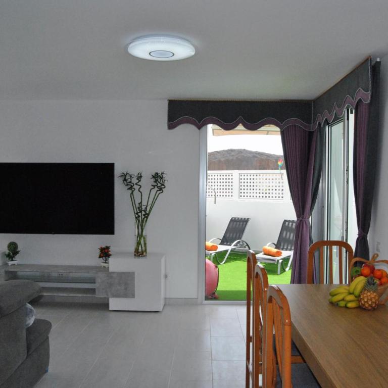 Big Villa Tauro with Private Heated Saltwater Pool & Jacuzzi & BBQ & Game Room & Arcade Games - Villa - 31