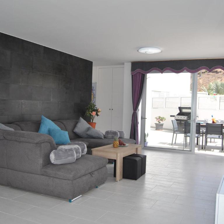 Big Villa Tauro with Private Heated Saltwater Pool & Jacuzzi & BBQ & Game Room & Arcade Games - Villa - 35