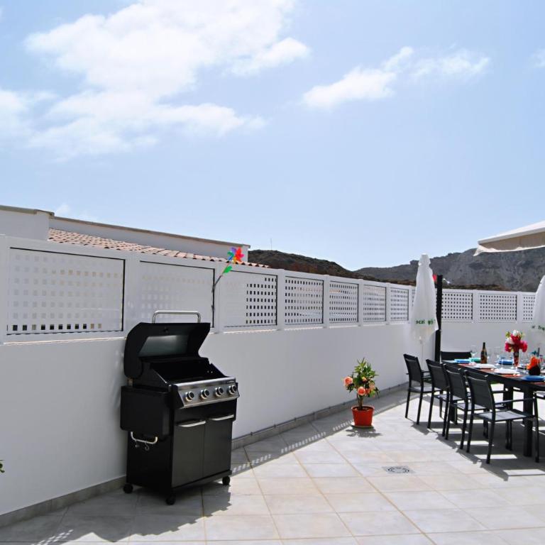 Big Villa Tauro with Private Heated Saltwater Pool & Jacuzzi & BBQ & Game Room & Arcade Games - Villa - 26