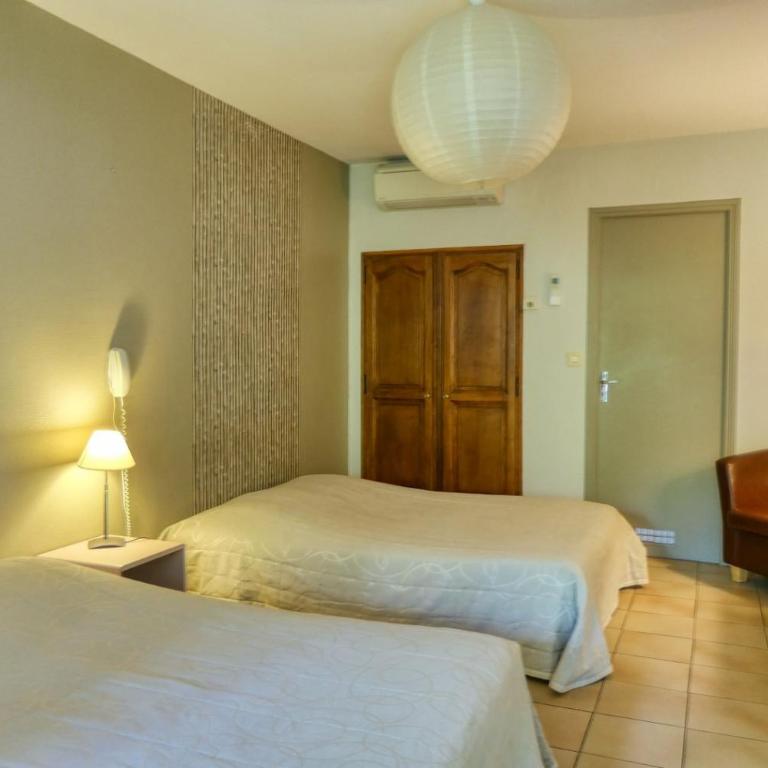 Au Saint Roch - Hôtel et Jardin - Chambre Quadruple - 1