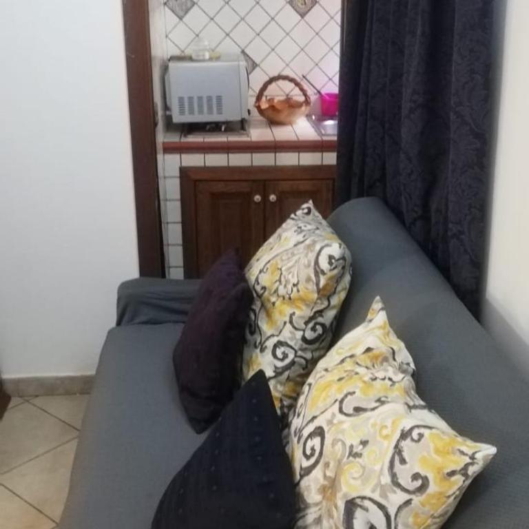 Hotel Sangiuliano 132 centro storico Catania - Family Room with Patio - Split Level - 9