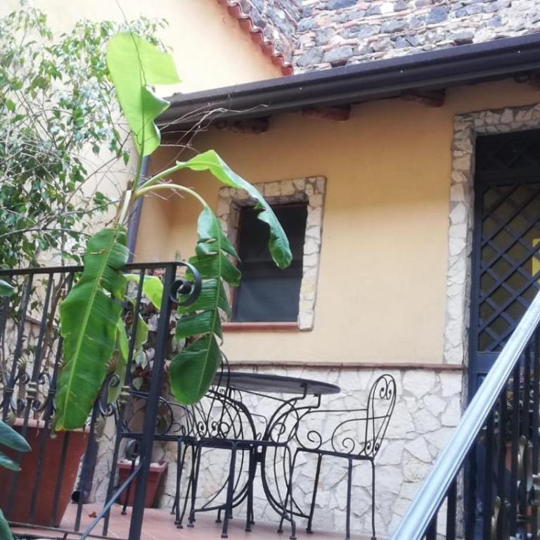 Hotel Sangiuliano 132 centro storico Catania - Family Room with Patio - Split Level - 22