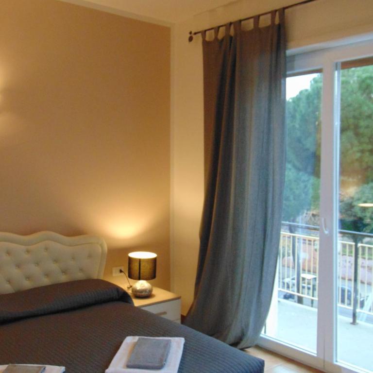 Rome Winners Home Guesthouse - Camera Matrimoniale Deluxe con Balcone - 3