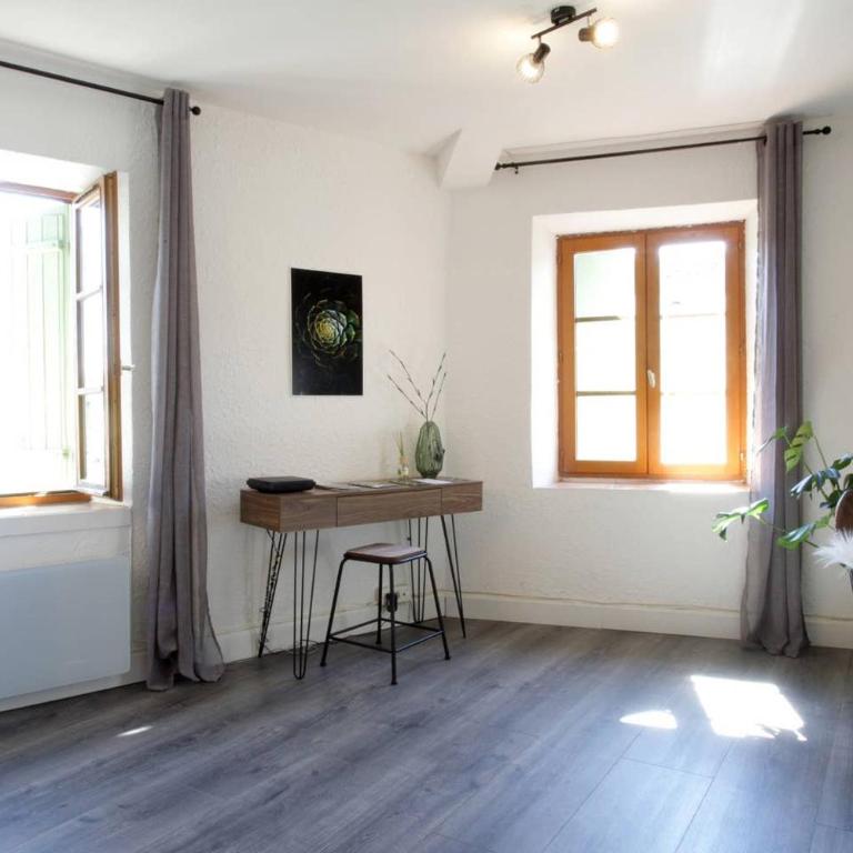 Les Gîtes de Laure - L'Or Vert, Appartement avec Vue sur le Château, Parking Privé, Climatisation, à 160 m de la Cité Médiévale - Apartment mit 2 Schlafzimmern - 13
