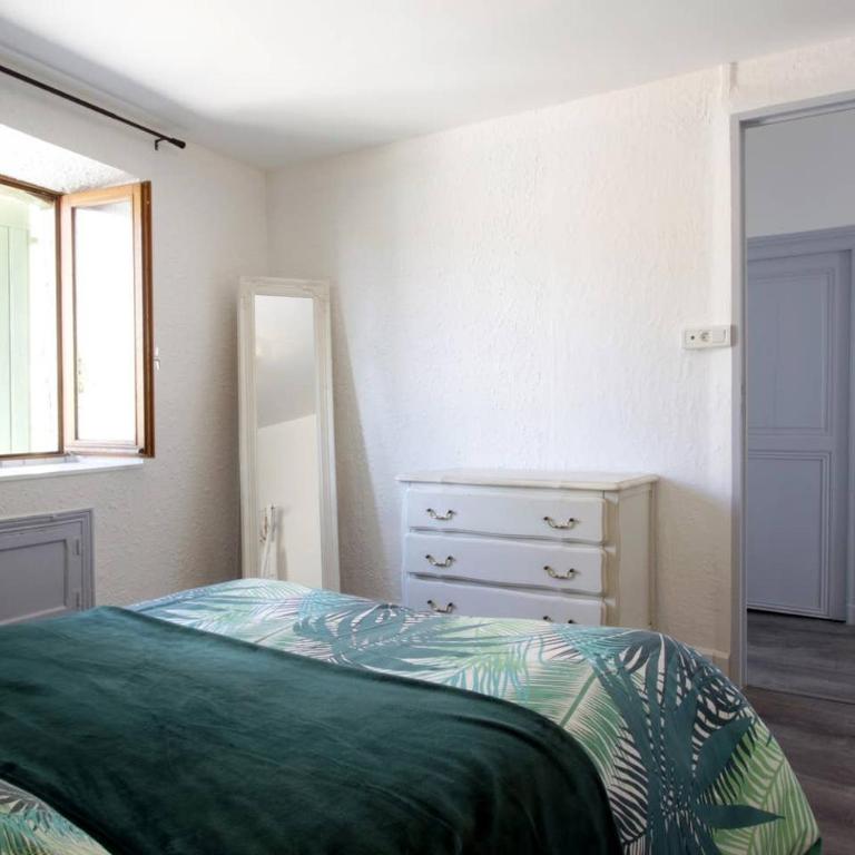 Les Gîtes de Laure - L'Or Vert, Appartement avec Vue sur le Château, Parking Privé, Climatisation, à 160 m de la Cité Médiévale - Apartment mit 2 Schlafzimmern - 15