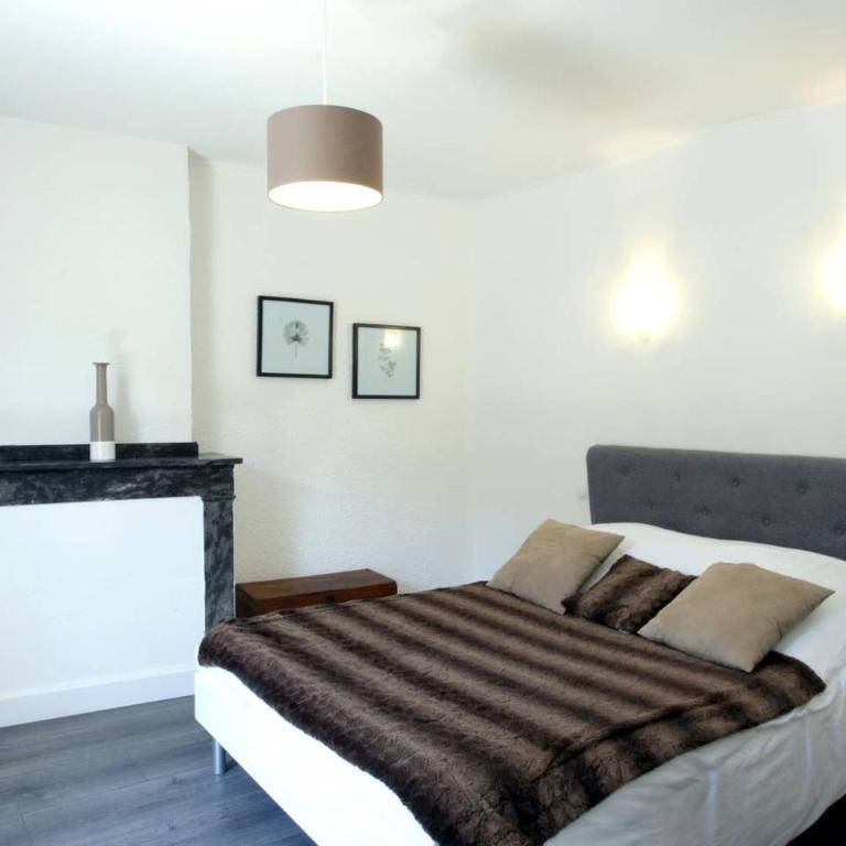 Les Gîtes de Laure - L'Or Vert, Appartement avec Vue sur le Château, Parking Privé, Climatisation, à 160 m de la Cité Médiévale - Apartment mit 2 Schlafzimmern - 17