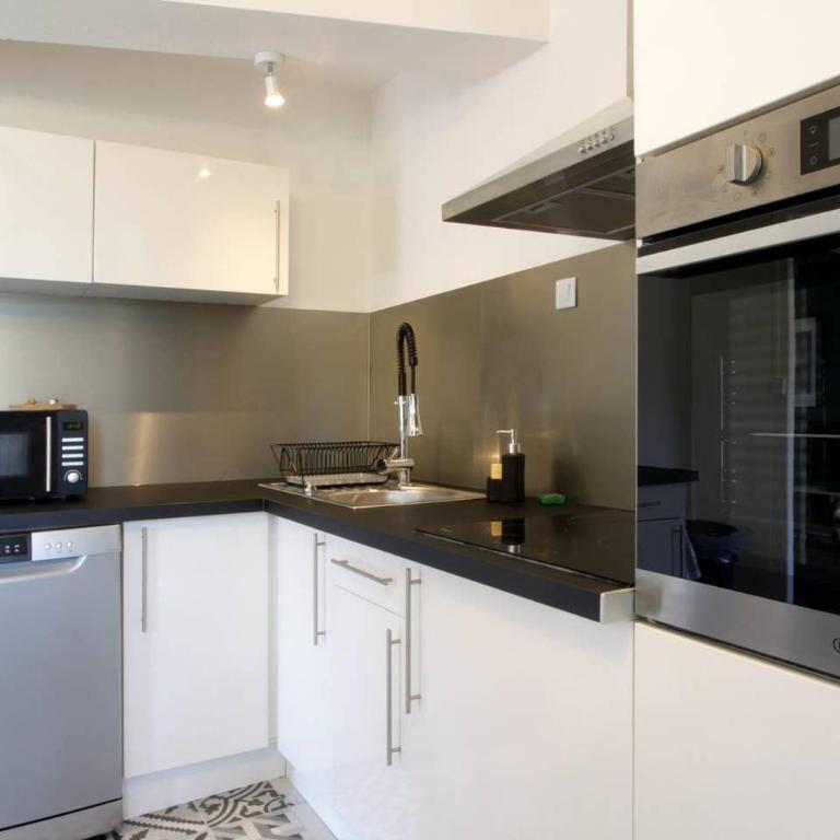 Les Gîtes de Laure - L'Or Vert, Appartement avec Vue sur le Château, Parking Privé, Climatisation, à 160 m de la Cité Médiévale - Apartment mit 2 Schlafzimmern - 7