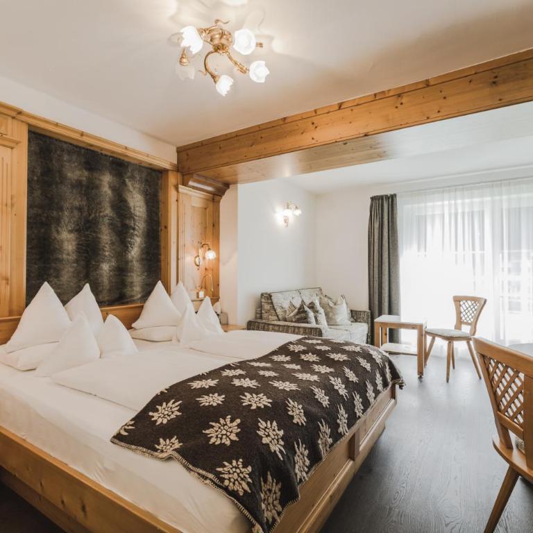 Hotel Chalet S - Dolomites Design - adults recommended - Camera Matrimoniale - 2