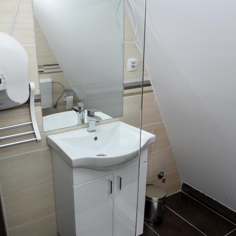 Lazar&Mila Apartments - One-Bedroom Apartment - 23
