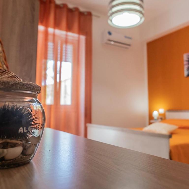 BOSS Guest House - Camera Matrimoniale con Balcone - 2