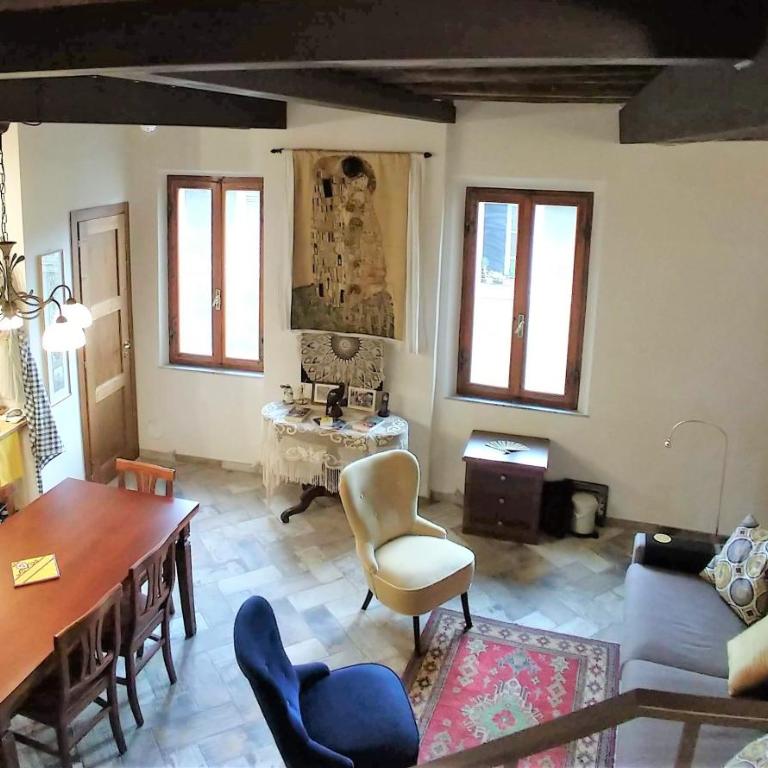 The AERIE - IL NIDO DELL AQUILA - central 8bd recentely renovated - Three-Bedroom Apartment - 4
