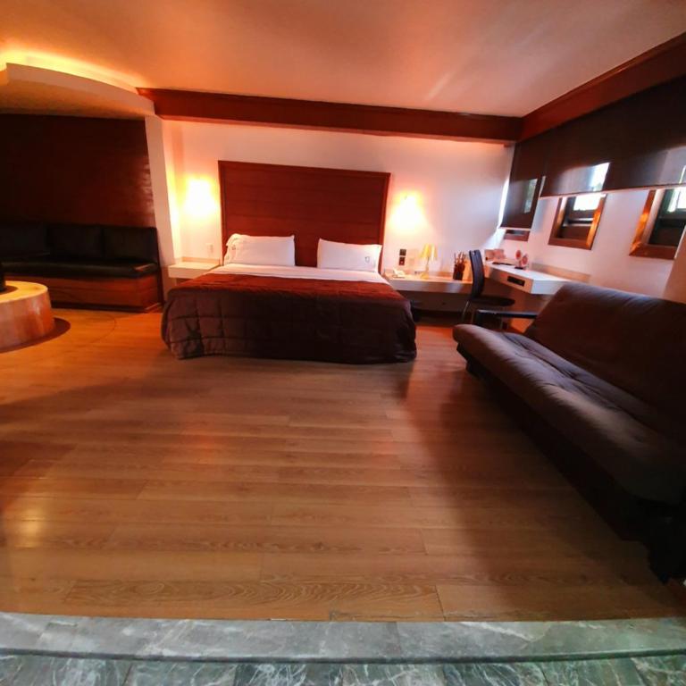 Hotel Contadero Suites y Villas - King Room - 11