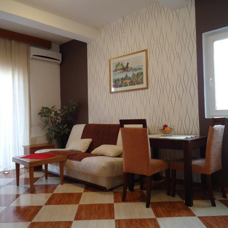Guesthouse Villa Gaga - Apartman sa 1 Spavaćom Sobom, Terasom i Delimičnim Pogledom na More (4 Odrasle Osobe) - 13