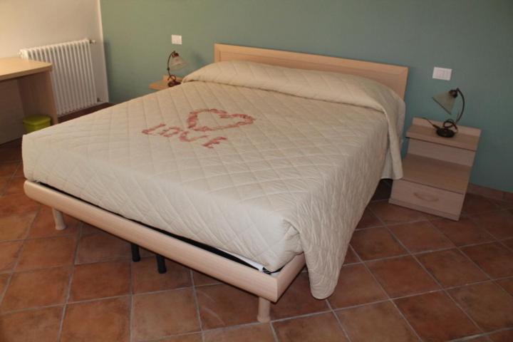 L'Oro della Città - Camera Matrimoniale con Bagno in Comune - 9