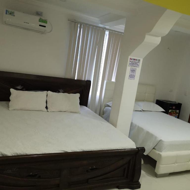 Apartamentos Isla Tropical - Habitación Familiar con balcón - 11