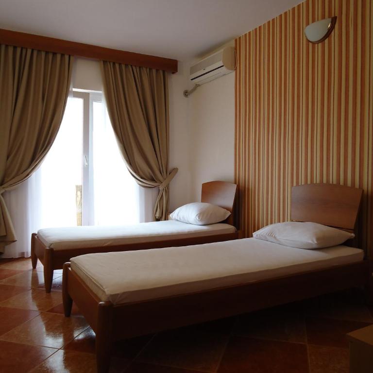 Guesthouse Villa Gaga - Apartman s 1 Spavaćom Sobom, Terasom i Delimičnim Pogledom na More (6 Odraslih Osoba) - 10