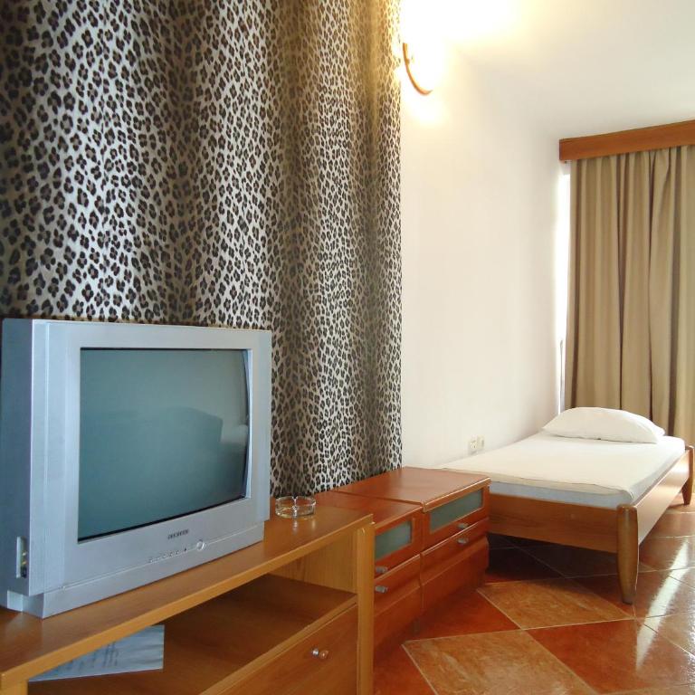 Guesthouse Villa Gaga - Apartman s 1 Spavaćom Sobom, Terasom i Delimičnim Pogledom na More (6 Odraslih Osoba) - 5