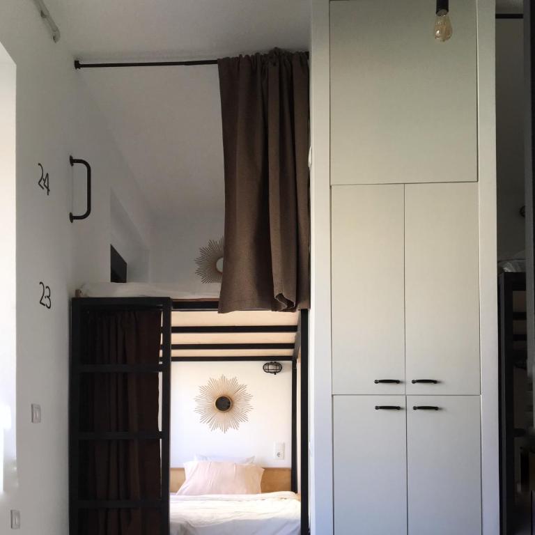 Hostel Numero Trece - Albergue Juvenil - FREE towels, coffee & tea, remote check-in - Bed in 8-Bed Mixed Dormitory Room - 5