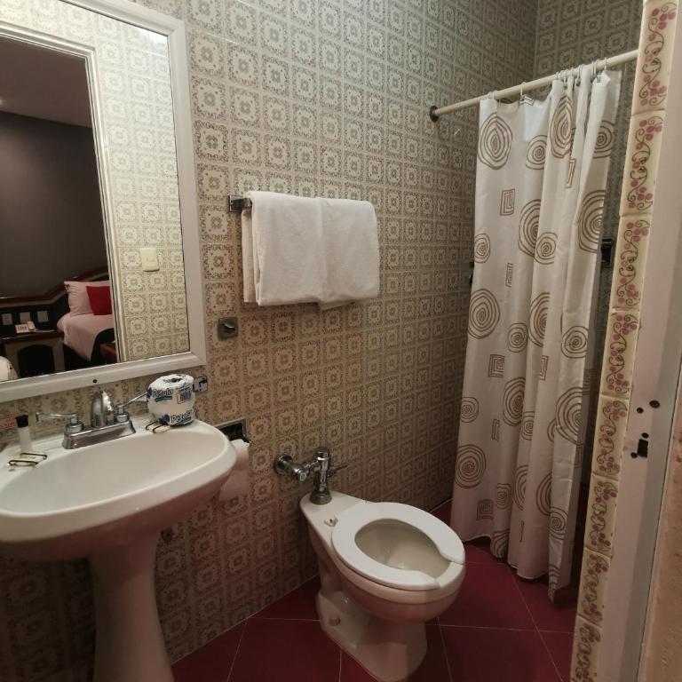 Hotel Monarca - Superior Two Beds - 4