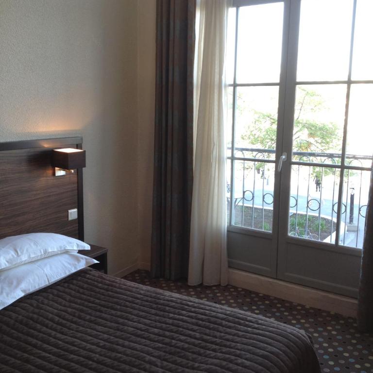 LOGIS Hôtel & Restaurant - Les Arcades - Chambre Double - Vue sur Mer - 8