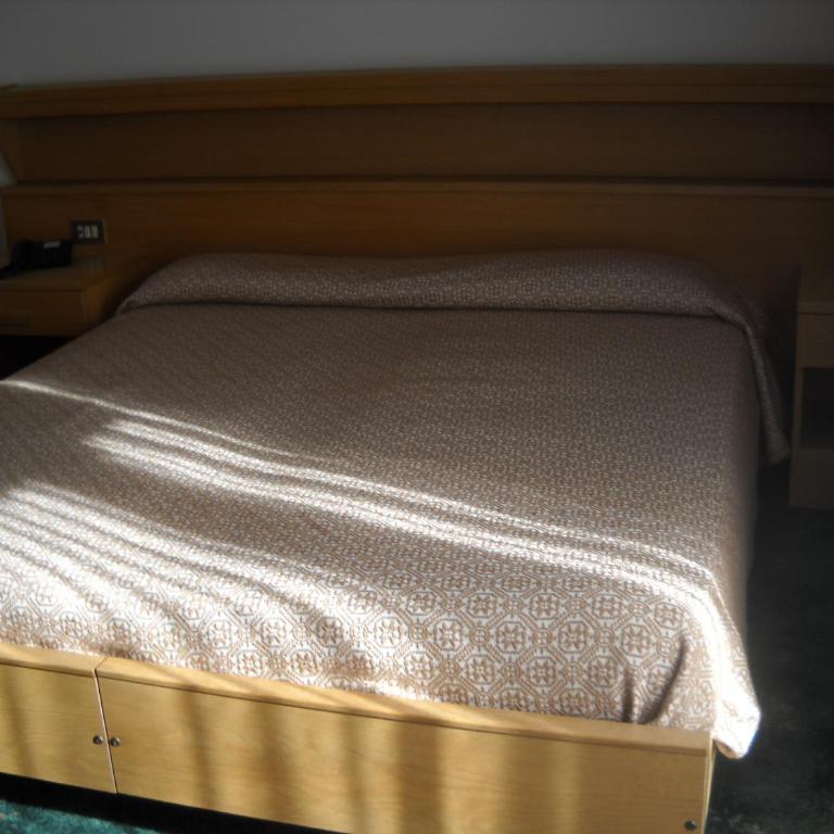 B&B Chiara- Alleghe - Camera Matrimoniale/Doppia con Letti Singoli - 2