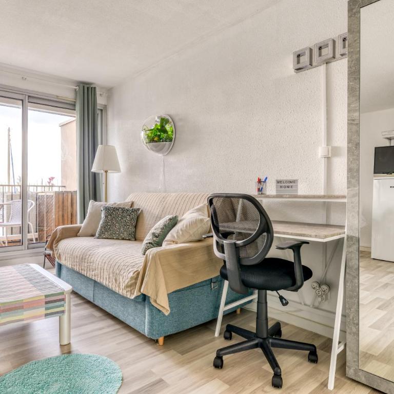 Appartement et Studio Le Méditerranée Port Soleil - Apartment with Sea View - 9