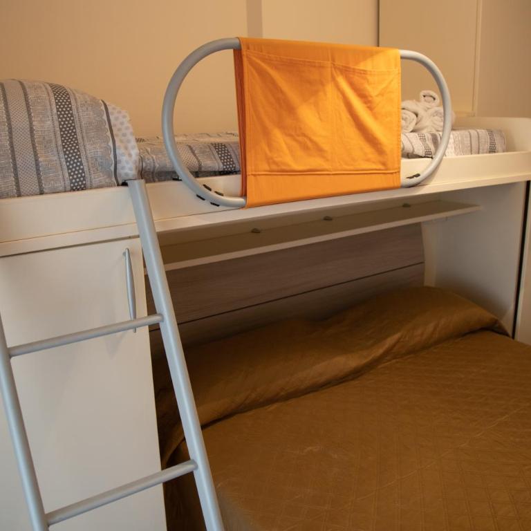 B&B Miramare Suite - Triple Room with Private Bathroom - 10