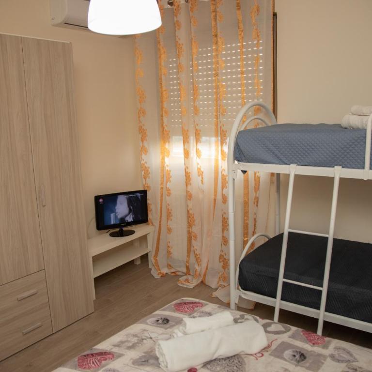 B&B Miramare Suite - Deluxe Double or Twin Room with Spa Bath - 9