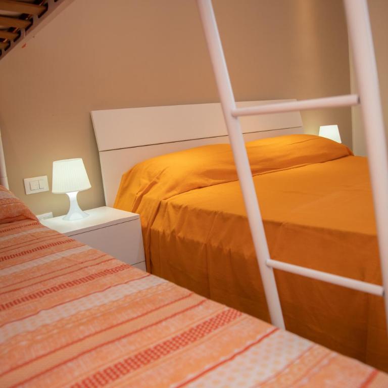 B&B Miramare Suite - Deluxe Double or Twin Room with Private Bathroom - 8
