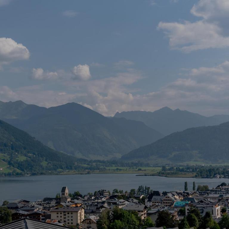 Apartments Adlerhorst Top 1 Zell am See with private sauna and Zell am See Kaprun summercard in summer - Apartment with Terrace - 41