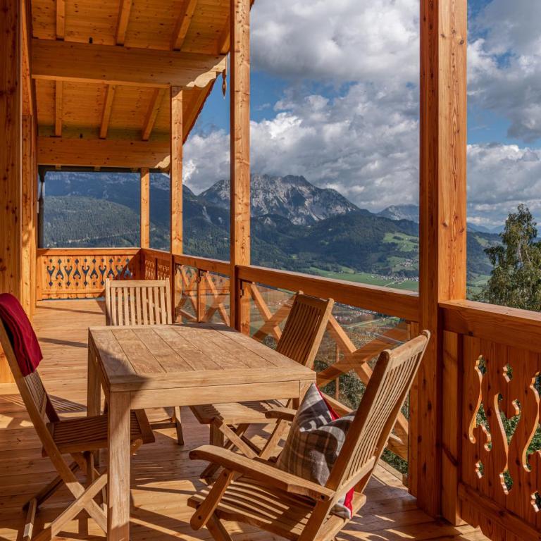 Skylodge Alpine Homes - Superior Penthouse with Balcony and Panoramic View - 3