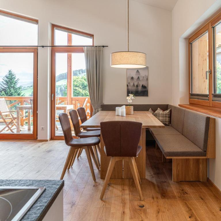 Skylodge Alpine Homes - Superior Penthouse with Balcony and Panoramic View - 11