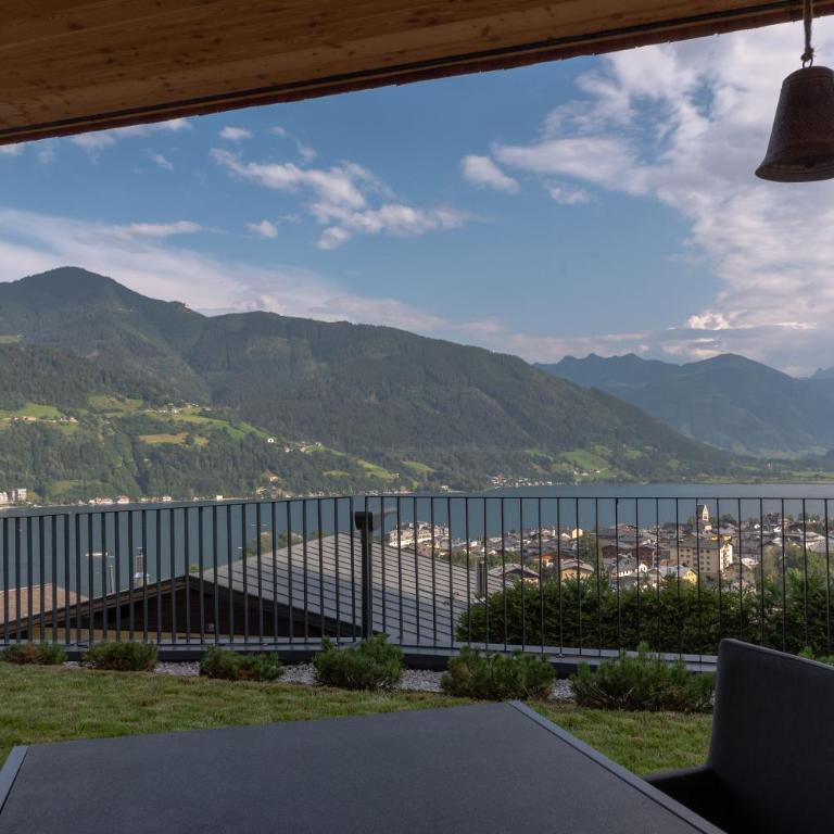Apartments Adlerhorst Top 1 Zell am See with private sauna and Zell am See Kaprun summercard in summer - Apartment with Terrace - 1