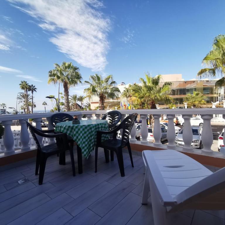 Tenerife Royal Gardens - Las Vistas TRG - Viviendas Vacacionales - Holiday Home with Terrace and Lateral Sea View - 2