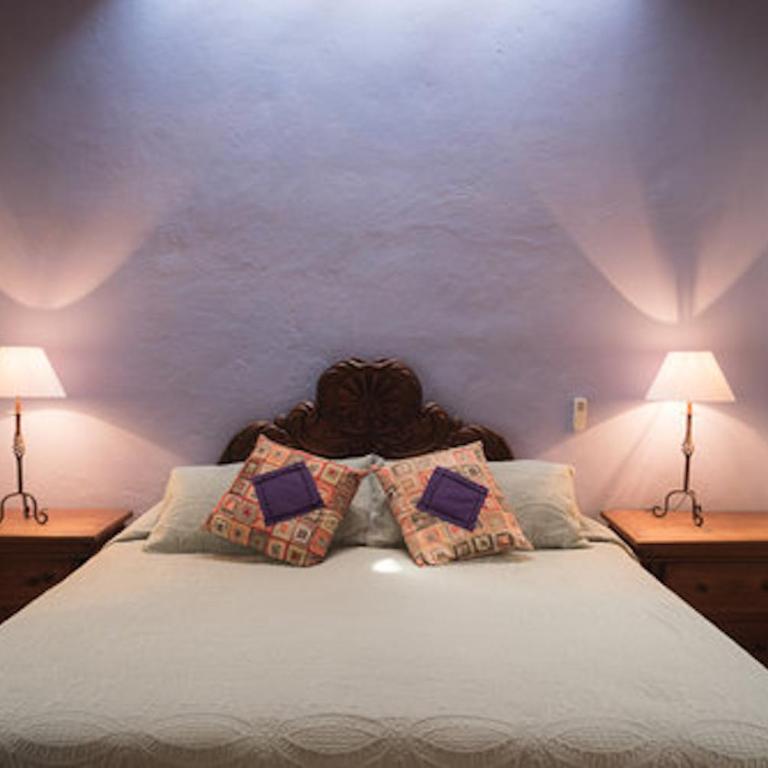 Boutique Hotel Casa Camellia - Deluxe King Room - 4