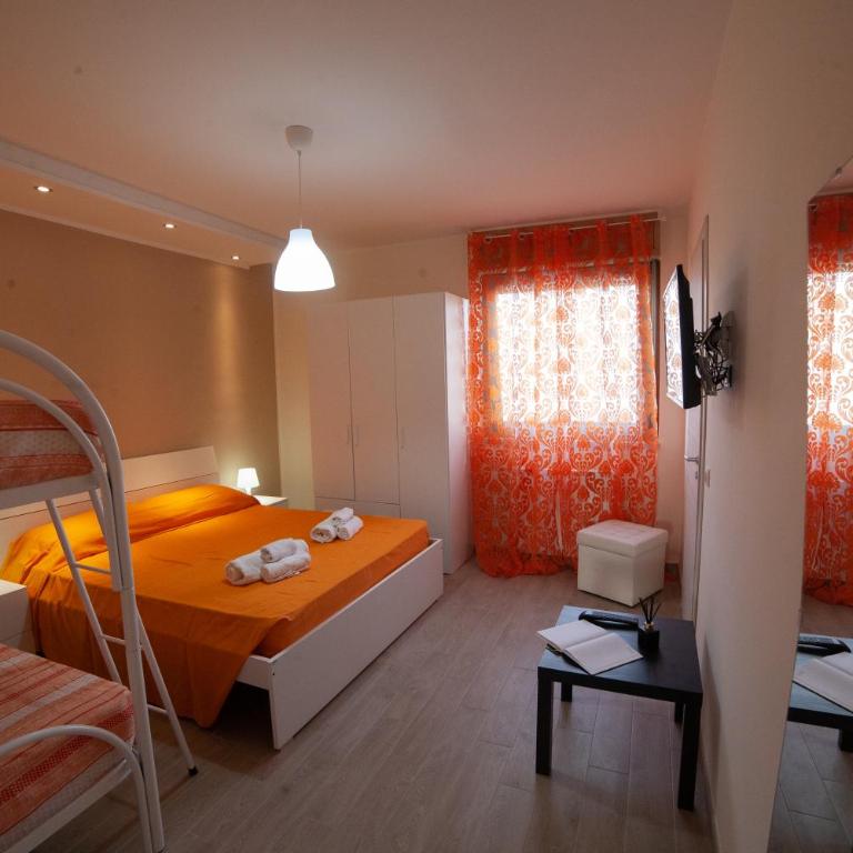 B&B Miramare Suite - Deluxe Double or Twin Room with Private Bathroom - 2