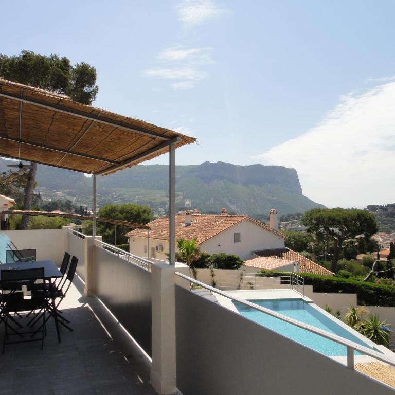 Home Cassis - Maison Méditerranée - Piscine chauffée à 30c - Appartement 3 Chambres - 6